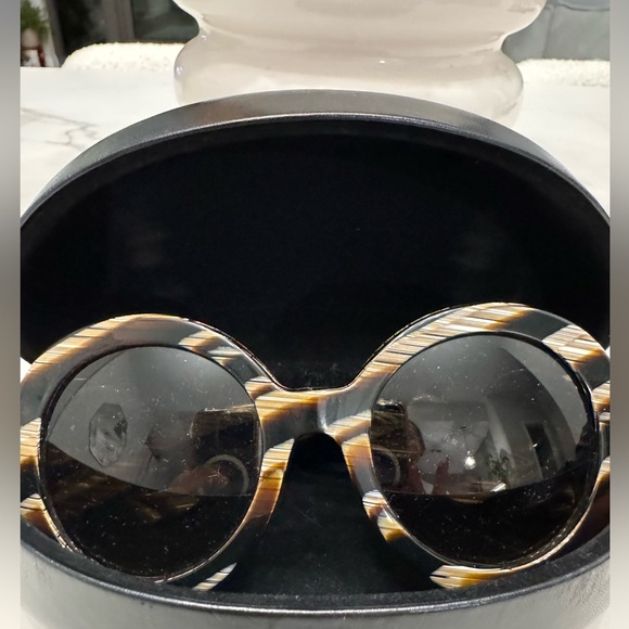 Authentic PRADA round sunglasses - VINTAGE - Picture 2 of 14